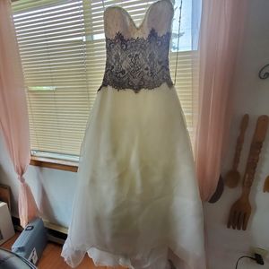 Casablanca bridal dress size 6